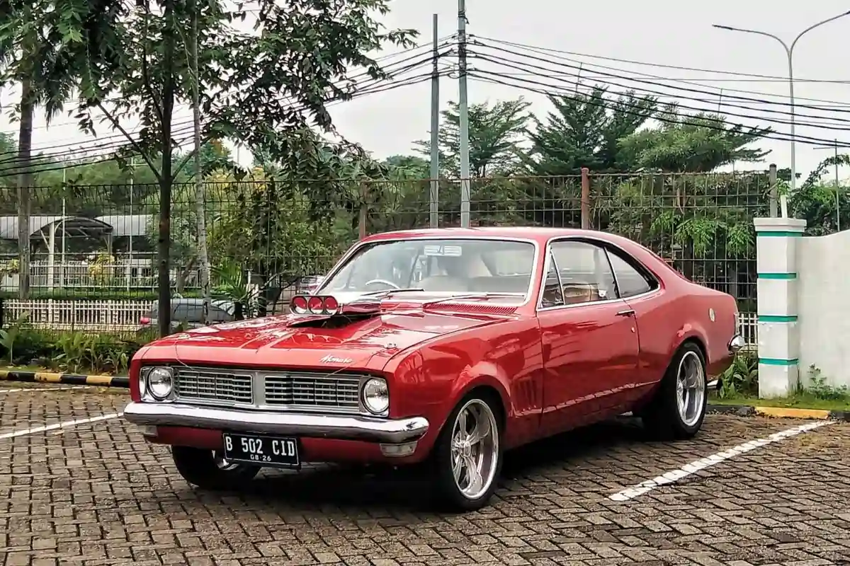 Modifikasi Mobil Holden Monaro